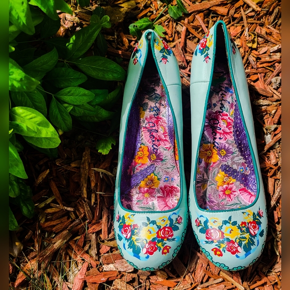 IRREGULAR CHOICE UNIQUE BLUE PUMPS WITH TOE HEEL!CLEARANCE TODAY UNTIL TOMM - Picture 1 of 10